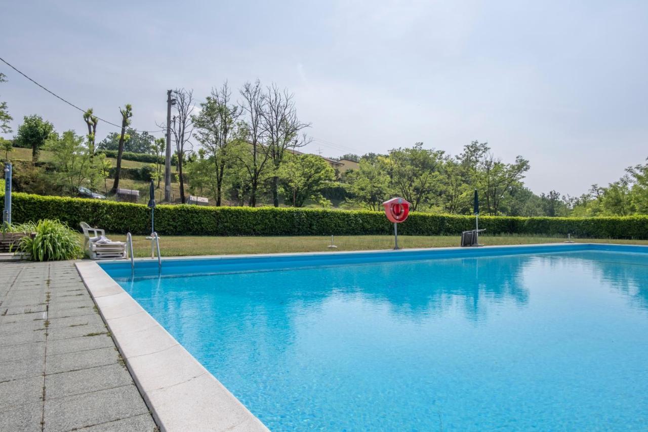 L&M Apartments - Pool - By Host4U Muscoline Bagian luar foto
