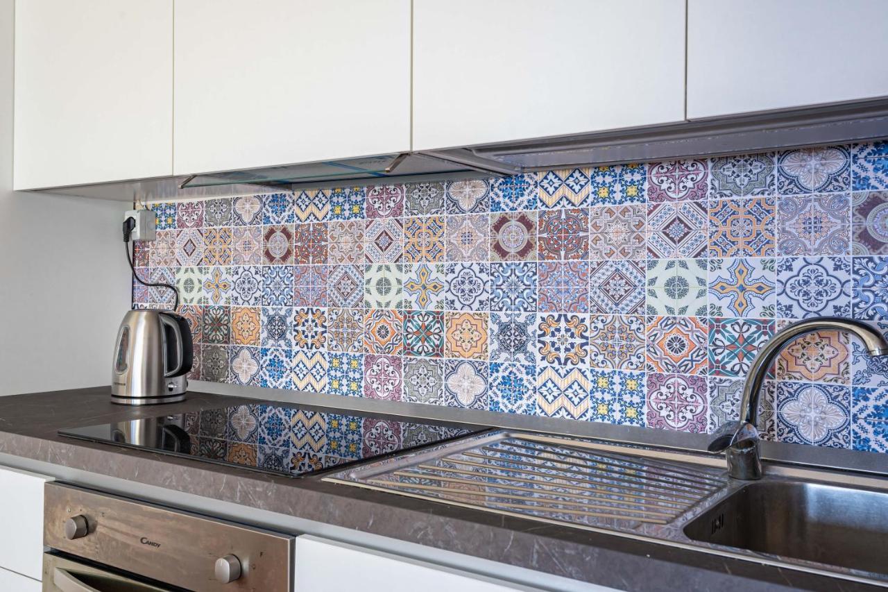 L&M Apartments - Pool - By Host4U Muscoline Bagian luar foto